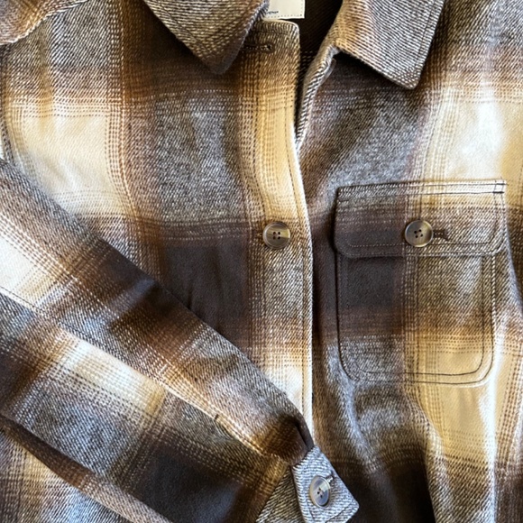 Old Navy Brown Plaid Oversized Soft-Brushed Shacket - Size Small - Picture 4 of 8